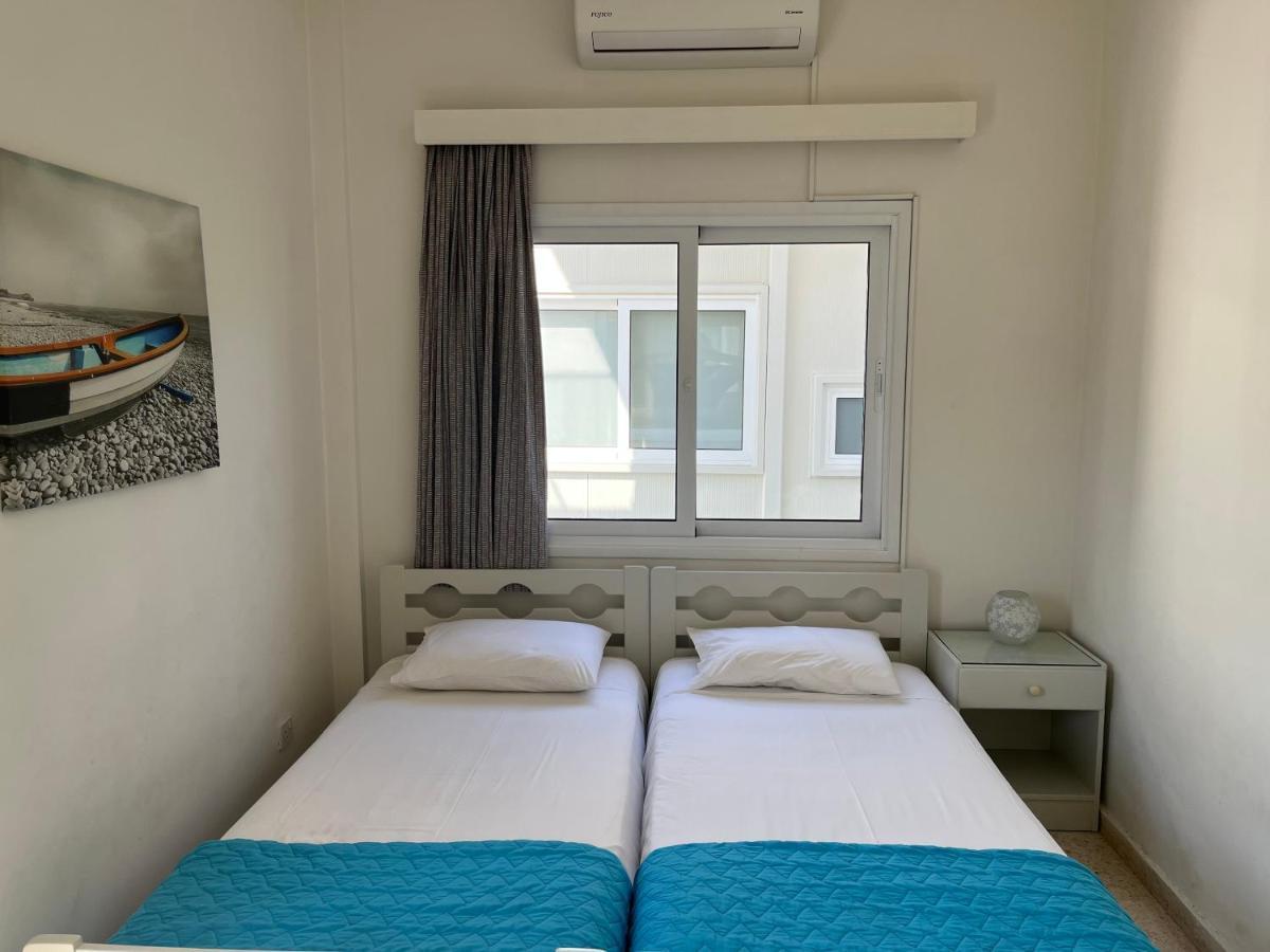 Themis Beach Apartments Larnaca Exterior photo