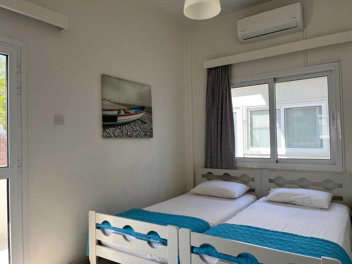 Themis Beach Apartments Larnaca Exterior photo