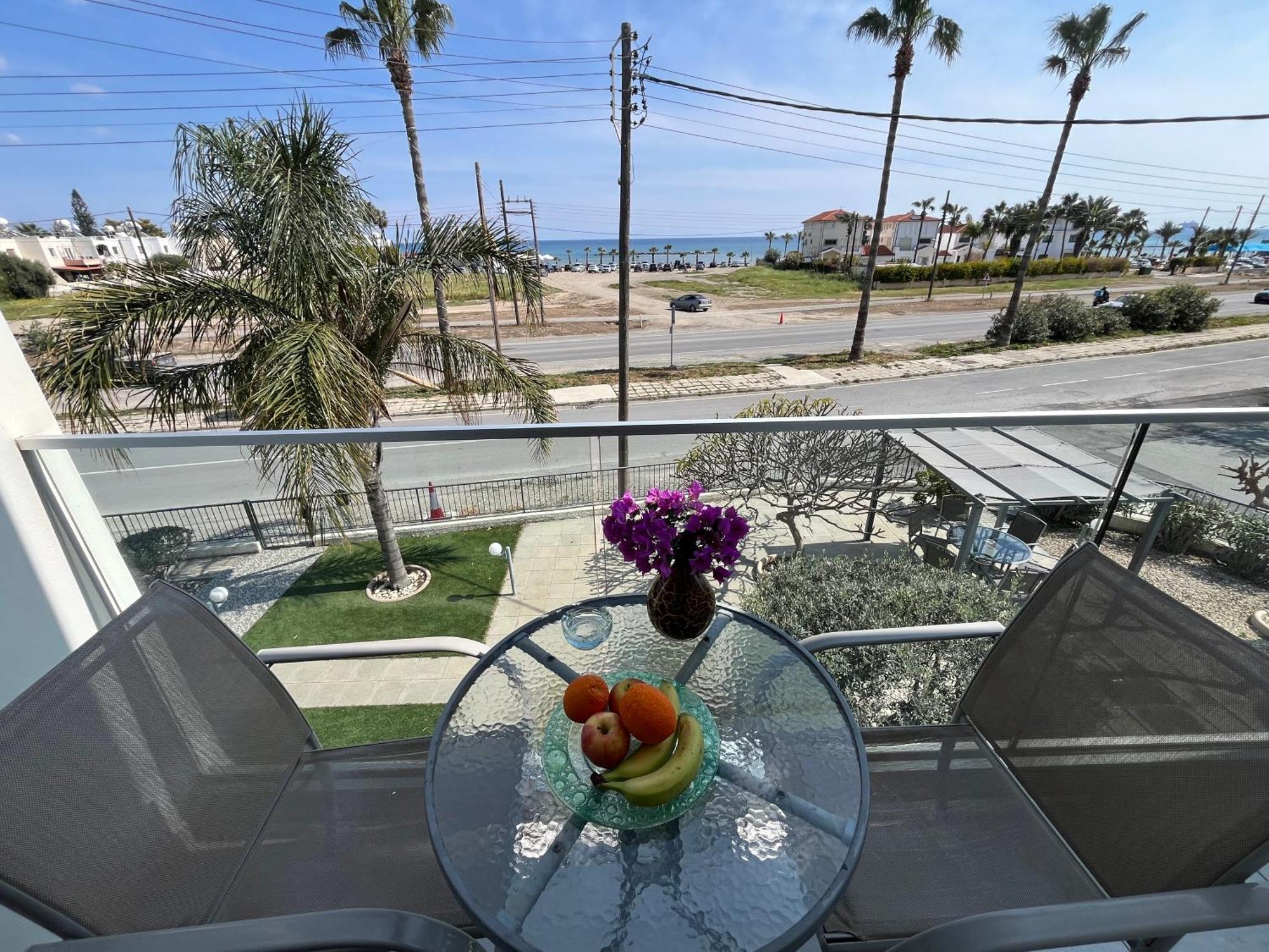 Themis Beach Apartments Larnaca Exterior photo