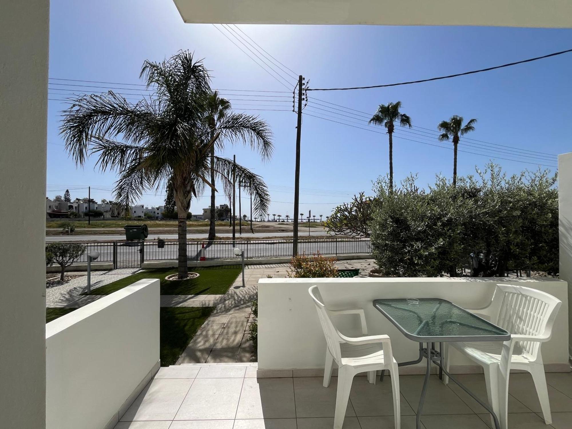 Themis Beach Apartments Larnaca Room photo