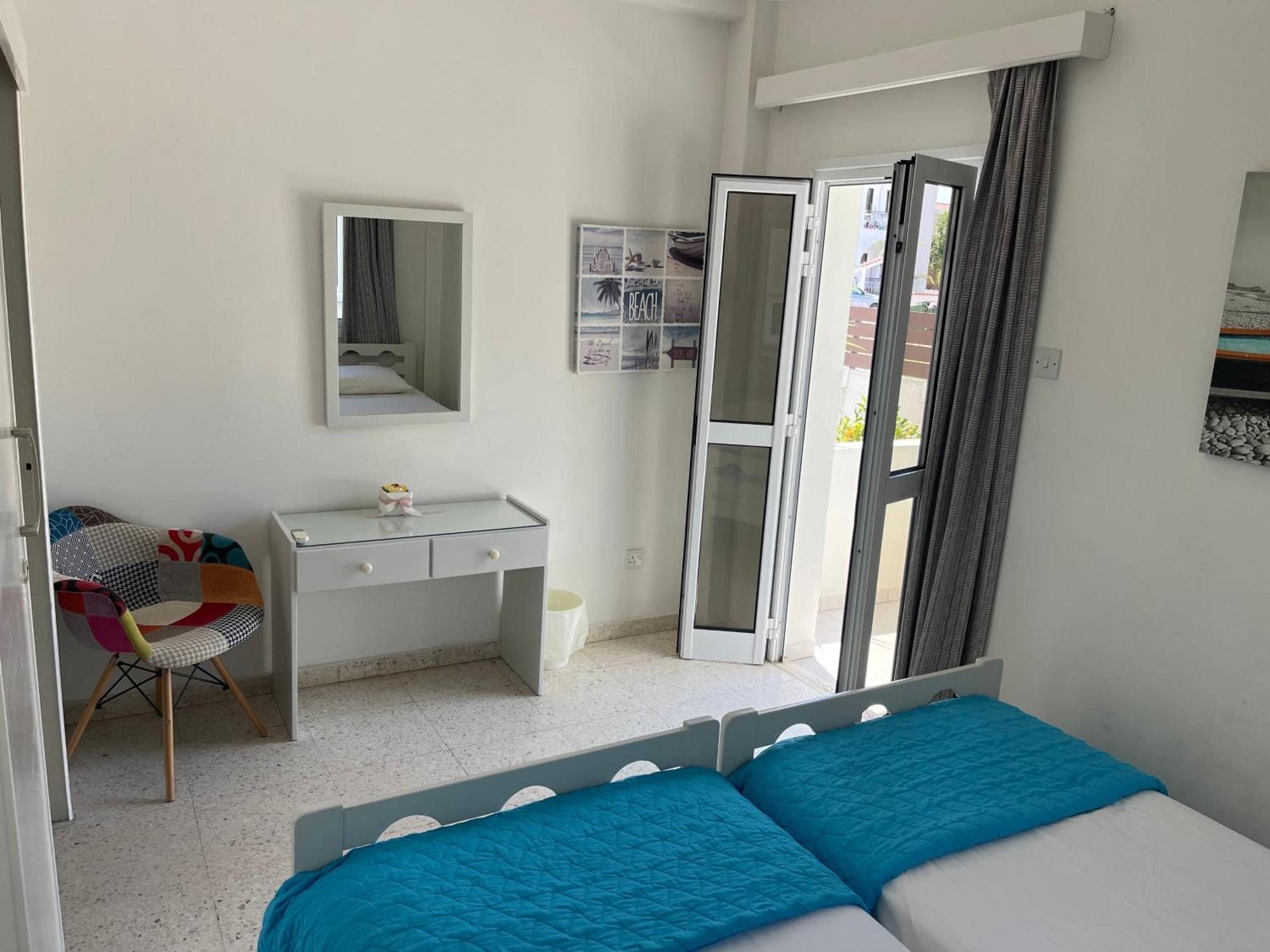 Themis Beach Apartments Larnaca Room photo