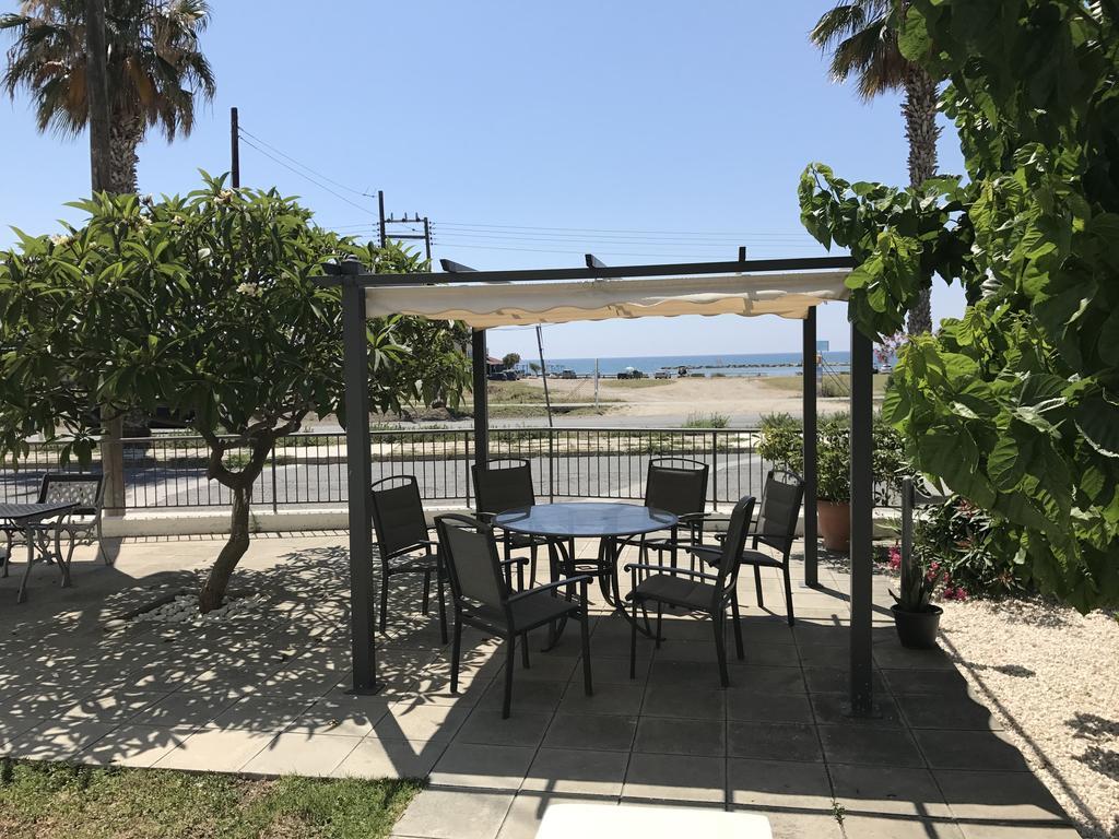 Themis Beach Apartments Larnaca Exterior photo
