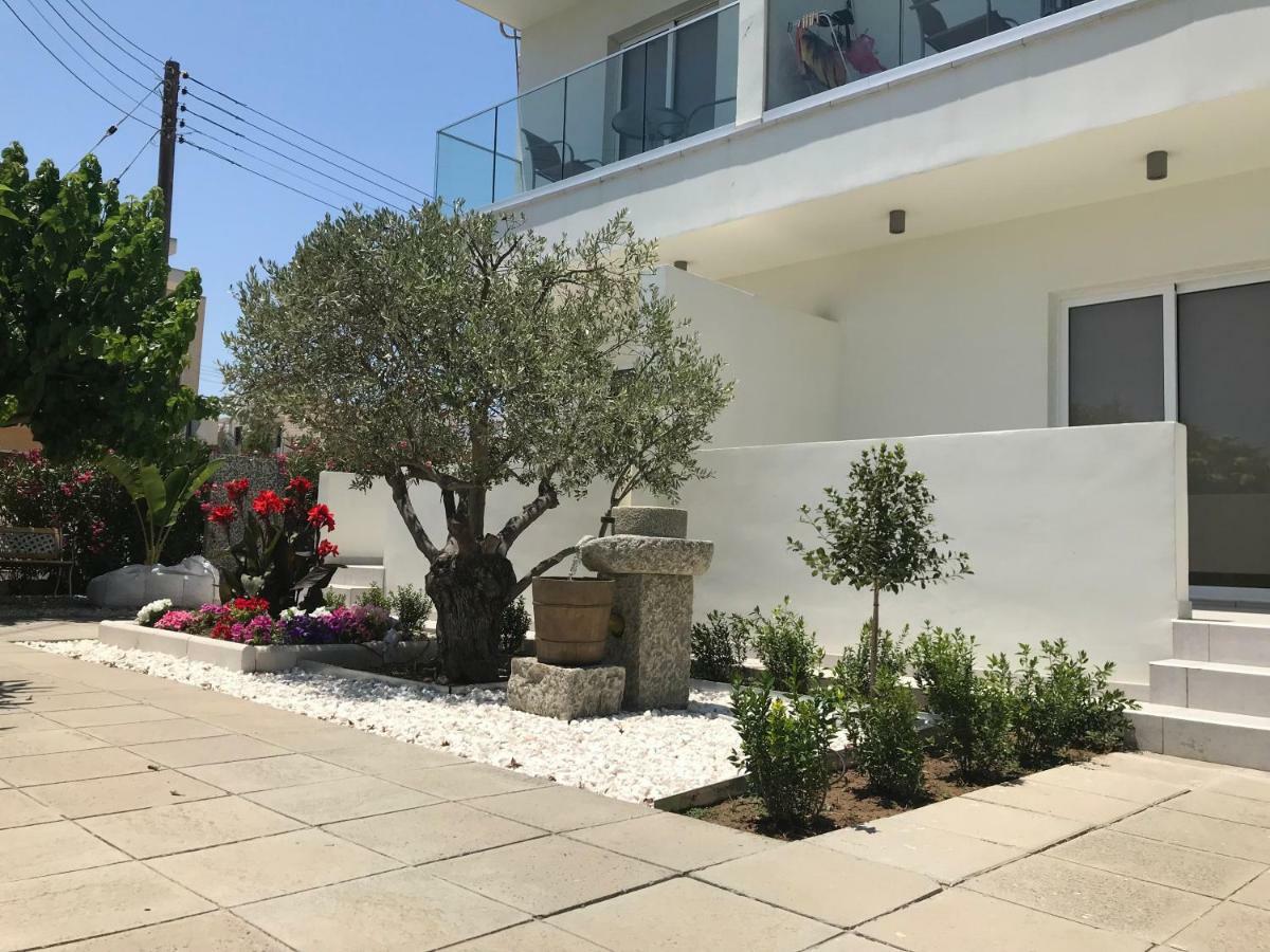 Themis Beach Apartments Larnaca Exterior photo